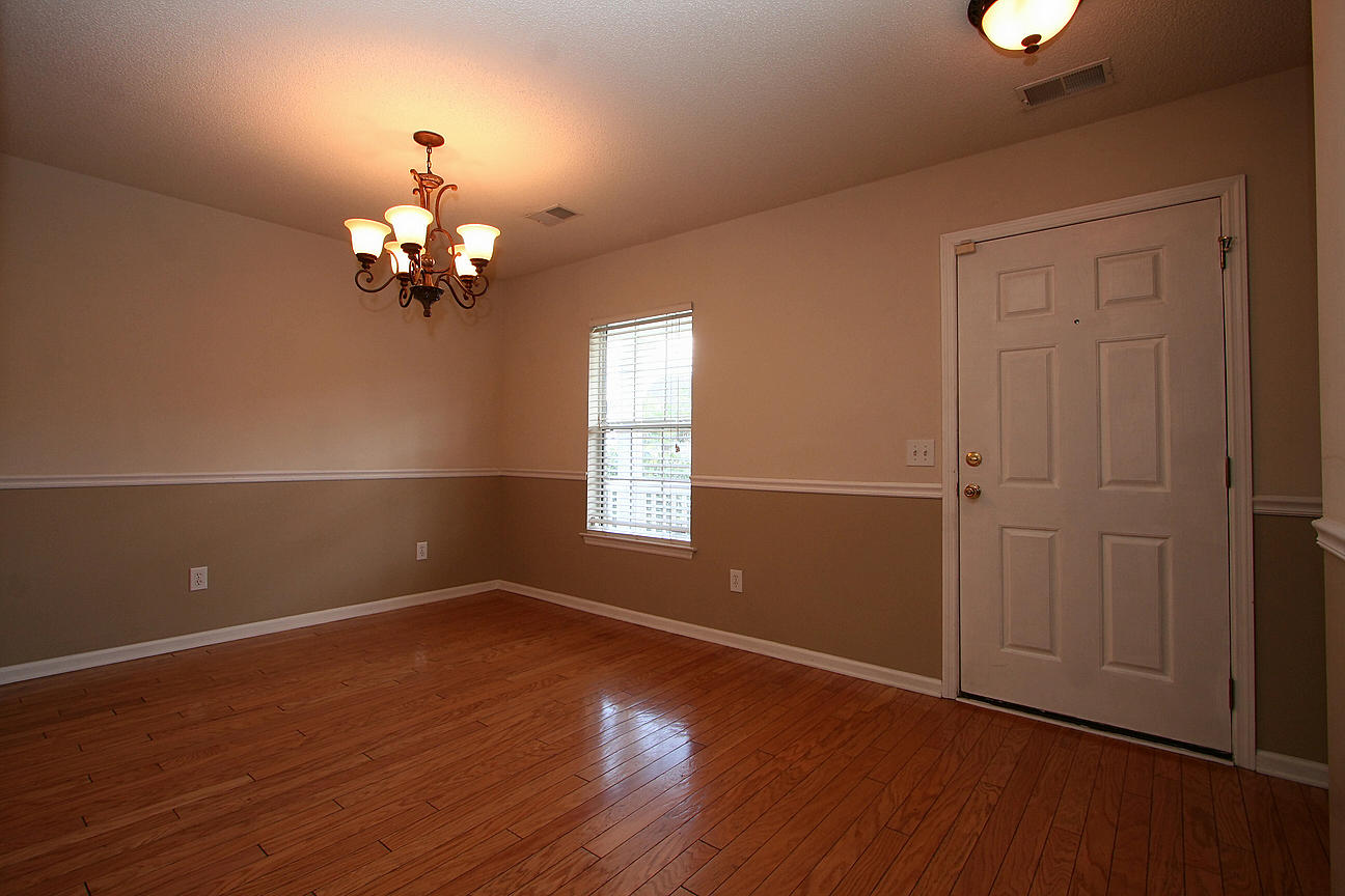 310 Eagle Ridge Road Summerville, SC 29485 - Photo 3 of 26 IMG_4082
