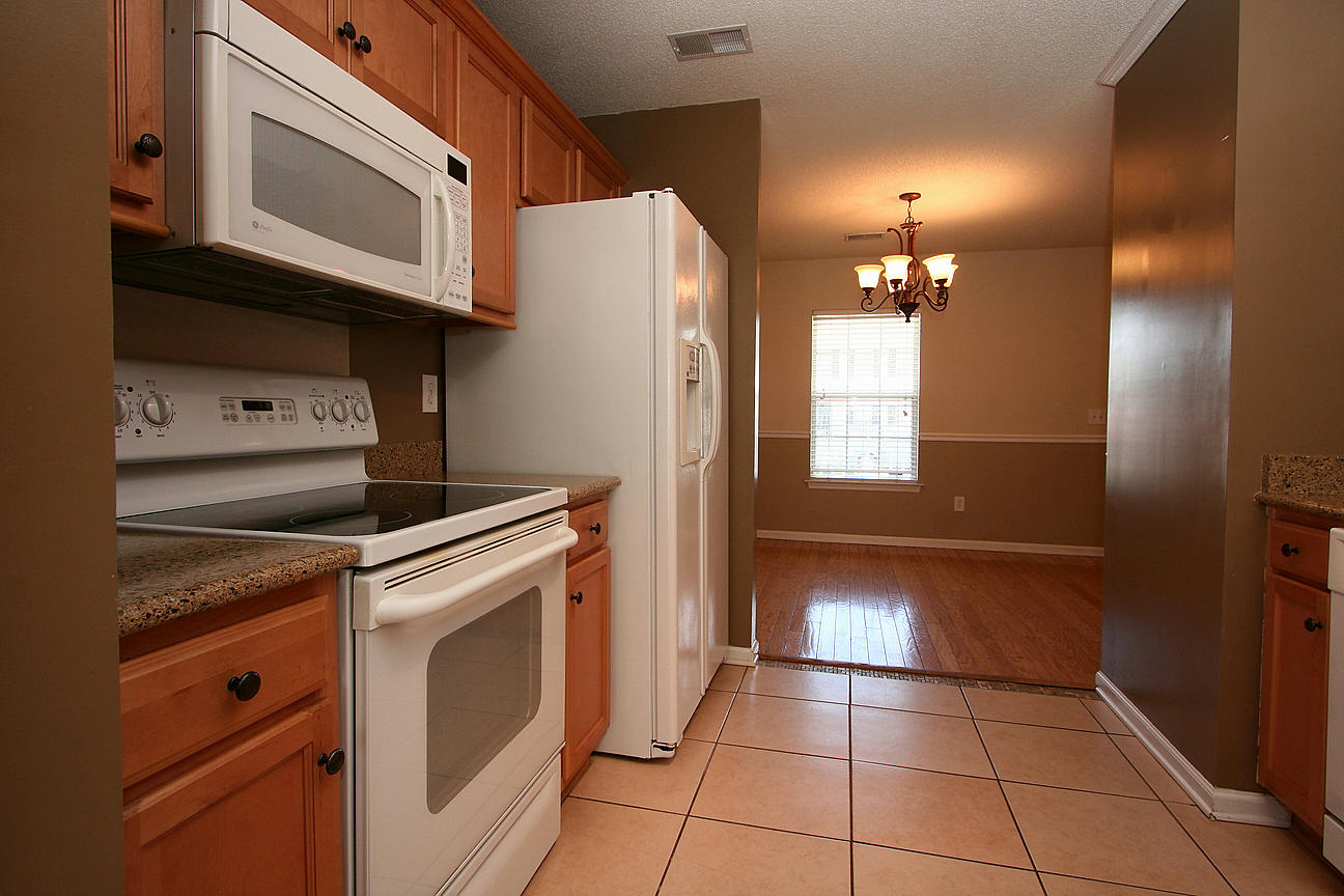 310 Eagle Ridge Road Summerville, SC 29485 - Photo 8 of 26 IMG_4121