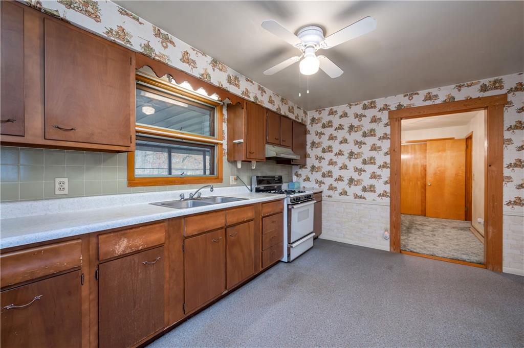 117 Black Road Harrisville, PA 16038 - Photo 7 of 25