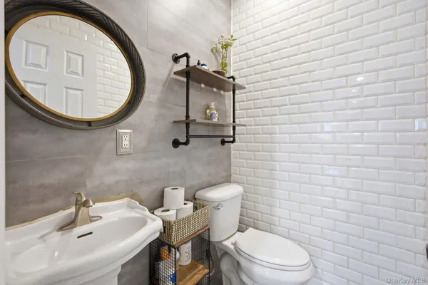 $885,000 | 1785 Patterson Avenue | Harding Park