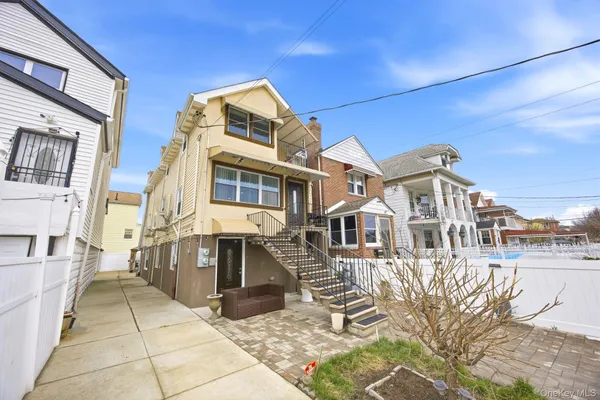 $885,000 | 1785 Patterson Avenue | Harding Park