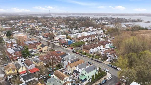 $885,000 | 1785 Patterson Avenue | Harding Park