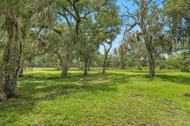 $405,000 | 16155 County Road 946, Brazoria, TX 77422