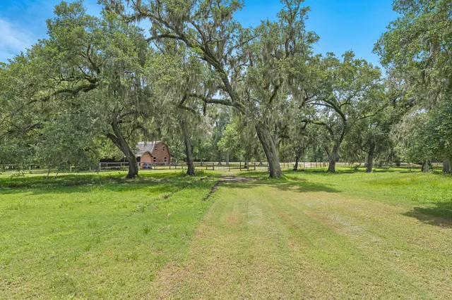 $405,000 | 16155 County Road 946, Brazoria, TX 77422