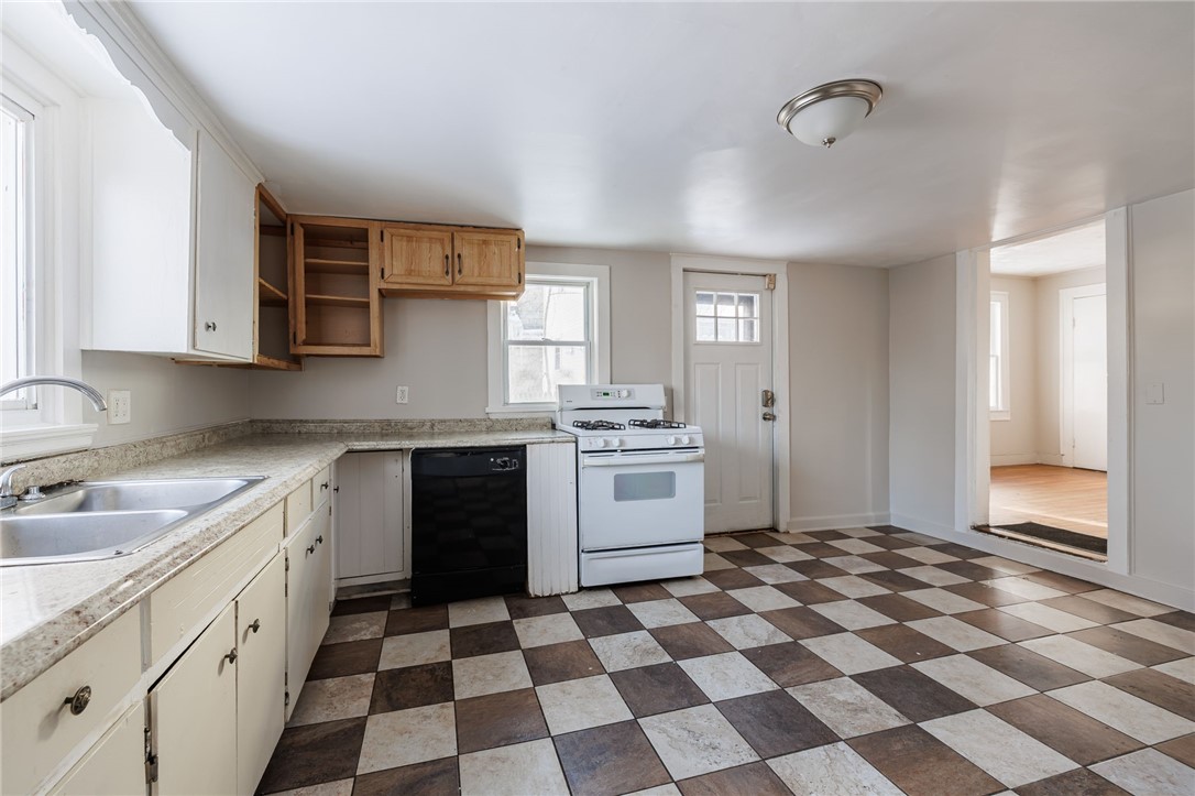 90 Cottage Street Rochester, NY 14608 - Photo 15 of 26