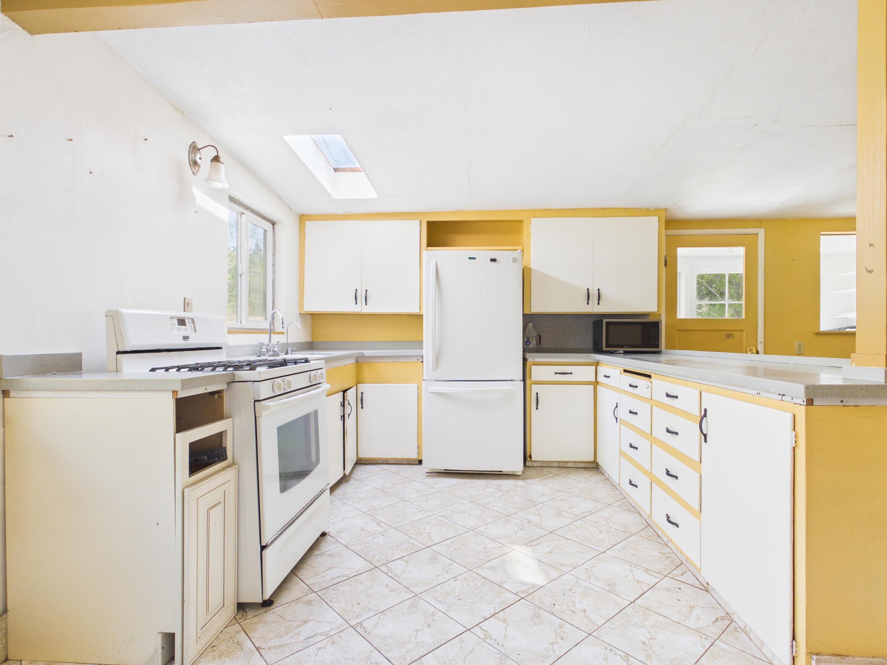 5350 Briceland Road Redway, CA 95560 - Photo 12 of 44