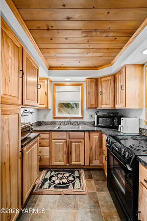 $199,999 | 35941 Highway 12, Unit 3, Naches, WA 98937