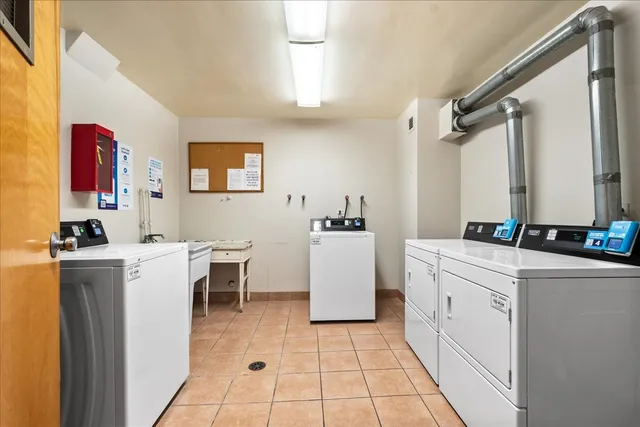 $215,000 | 6800 North California Avenue, Unit 4H, Chicago, IL 60645