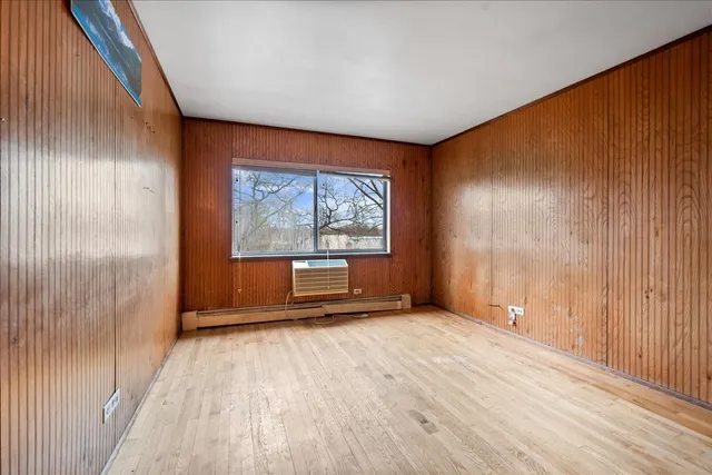 $215,000 | 6800 North California Avenue, Unit 4H, Chicago, IL 60645