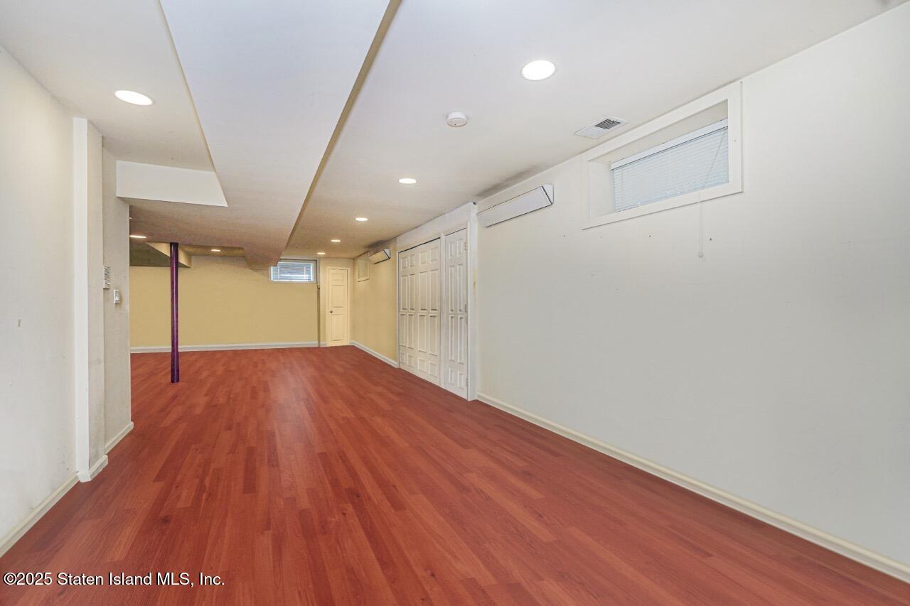 528 Rathbun Avenue Staten Island, NY 10312 - Photo 34 of 50 28