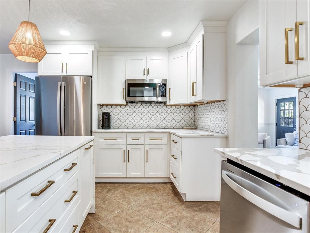 2911 West Winthrop Road Tampa, FL 33611 - Photo 11 of 37 Gallery Image 11
