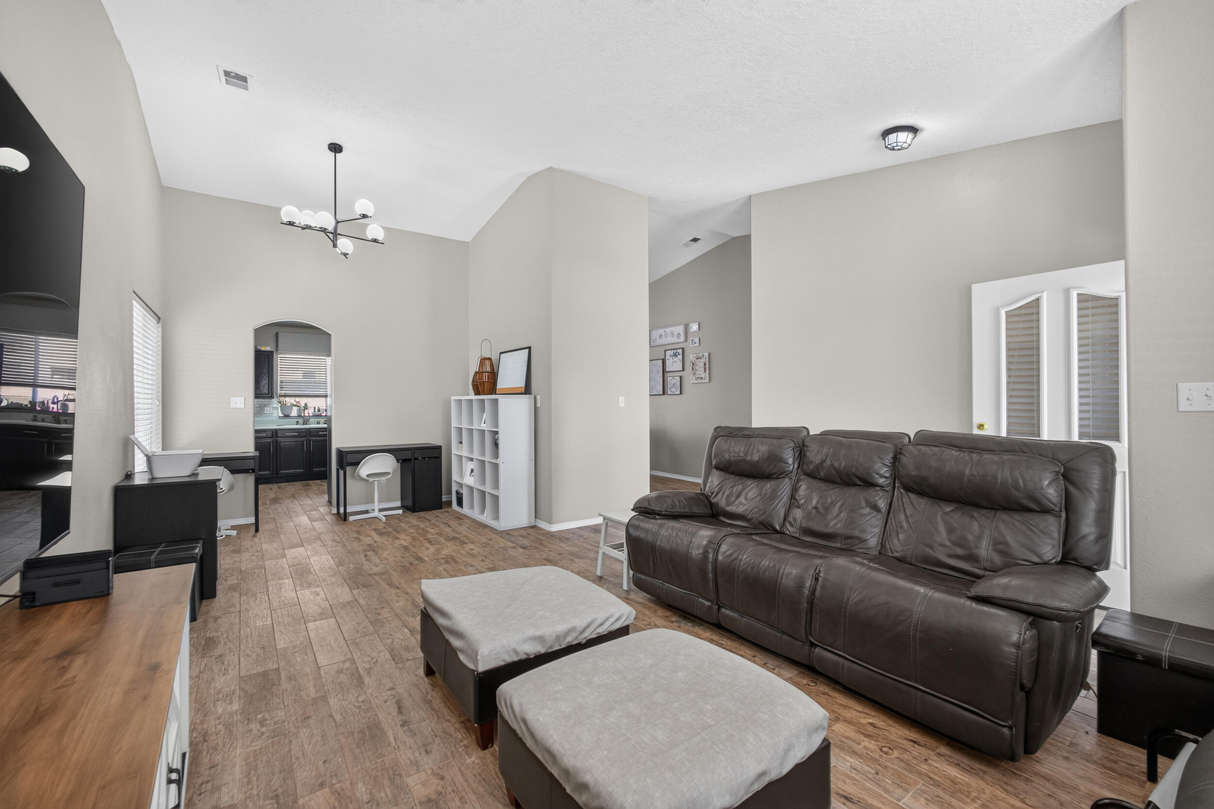 6601 Vista Del Rancho Road Northeast Albuquerque, NM 87113 - Photo 7 of 40 Gallery Image 7