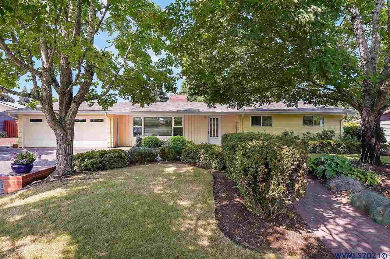 175 Oak Villa Road Dallas, OR 97338 - Photo 1 of 33 Gallery Image 1
