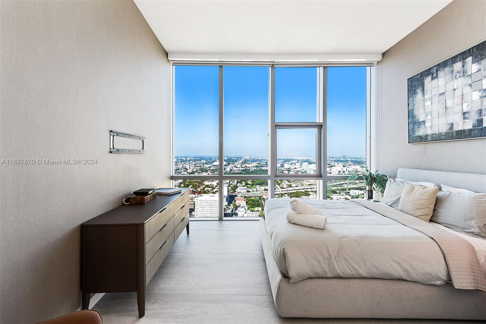 851 Northeast 1st Avenue, Unit PH5112 Miami, FL 33132 - Photo 43 of 77