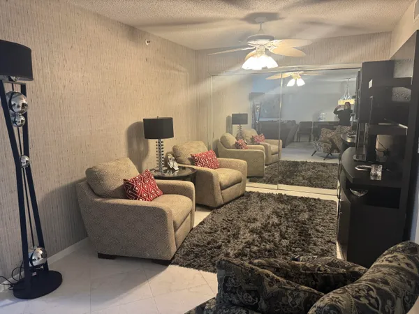 $3,200 | 14111 Royal Vista Drive, Unit 404, Delray Beach, FL 33484