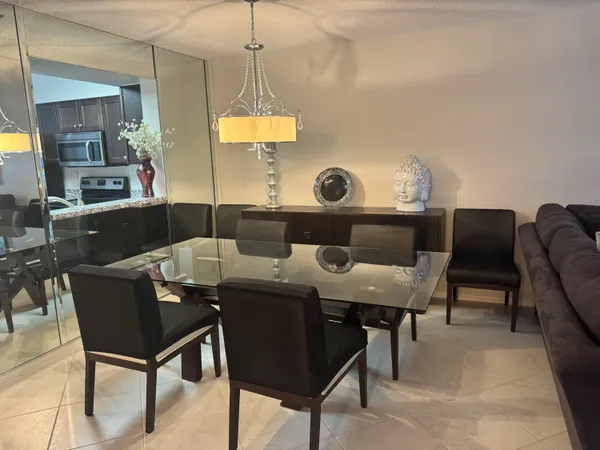 $3,200 | 14111 Royal Vista Drive, Unit 404, Delray Beach, FL 33484