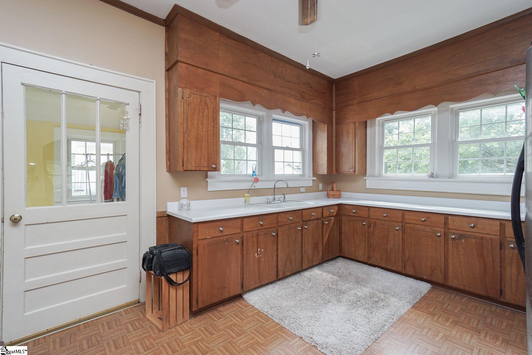 6 16th Street Greer, SC 29651 - Photo 7 of 23 Gallery Image 7