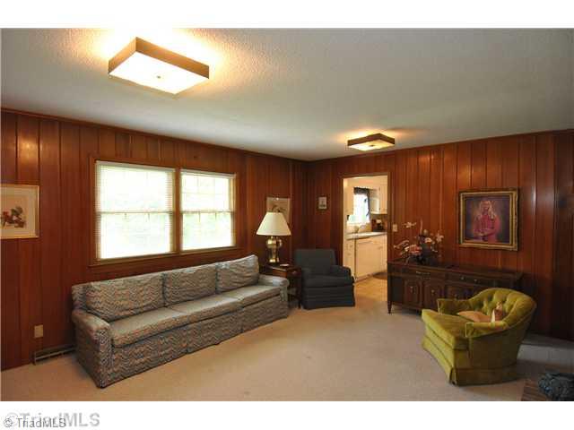 381 Stanaford Road Winston-Salem, NC 27104 - Photo 14 of 16 Den/Family/Great Room.