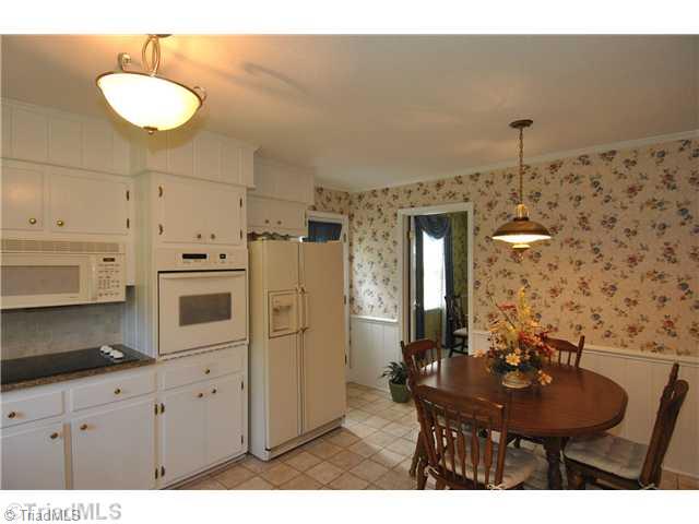 381 Stanaford Road Winston-Salem, NC 27104 - Photo 5 of 16 Kitchen.