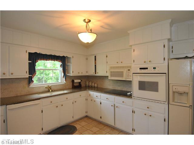 381 Stanaford Road Winston-Salem, NC 27104 - Photo 6 of 16 Kitchen.