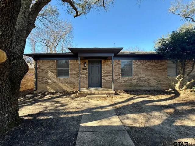 $1,195 | 705 South Porter Avenue, Tyler, TX 75701