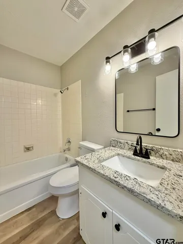 $1,195 | 705 South Porter Avenue, Tyler, TX 75701