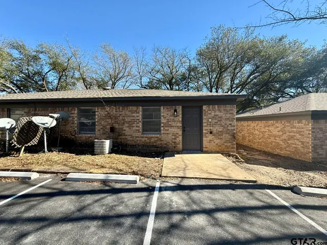 $1,195 | 705 South Porter Avenue, Tyler, TX 75701