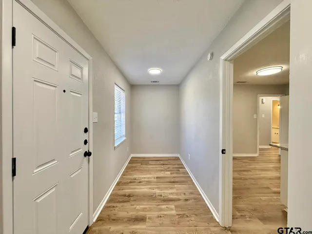 $1,195 | 705 South Porter Avenue, Tyler, TX 75701