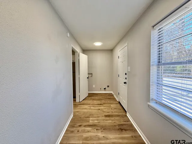 $1,195 | 705 South Porter Avenue, Tyler, TX 75701