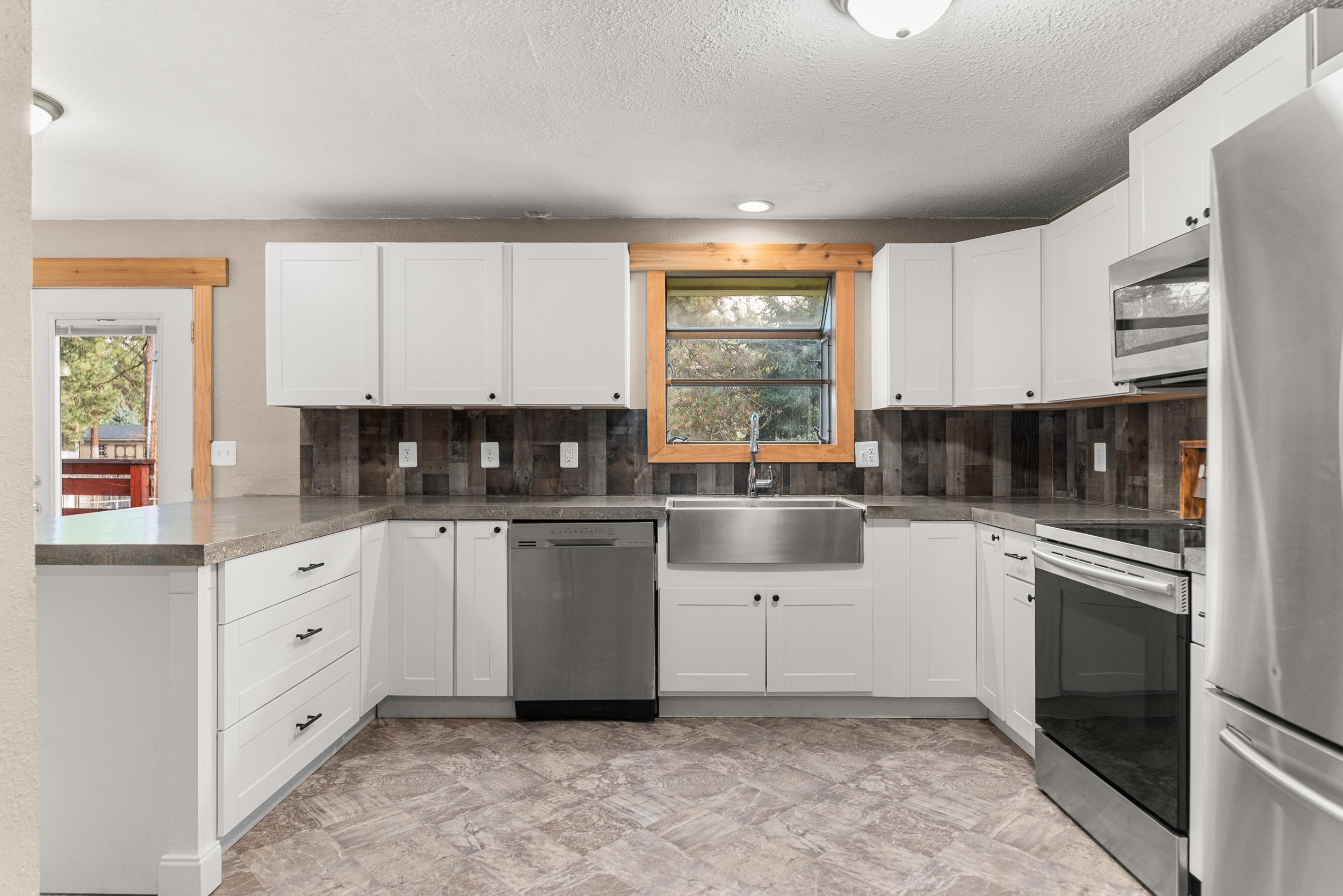 17606 North Michael Road Colbert, WA 99005 - Photo 5 of 45