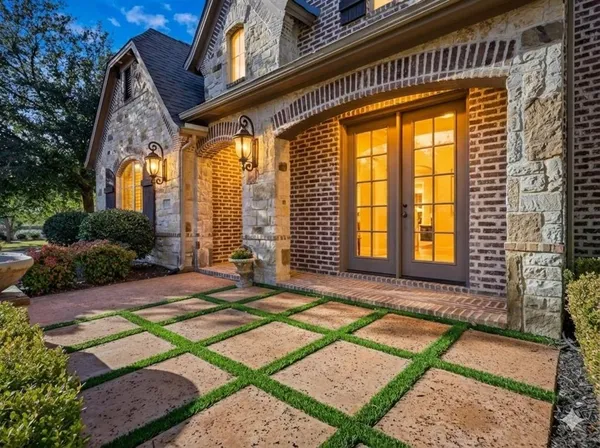 $1,299,990 | 8415 Canyon Crossing, Lantana, TX 76226