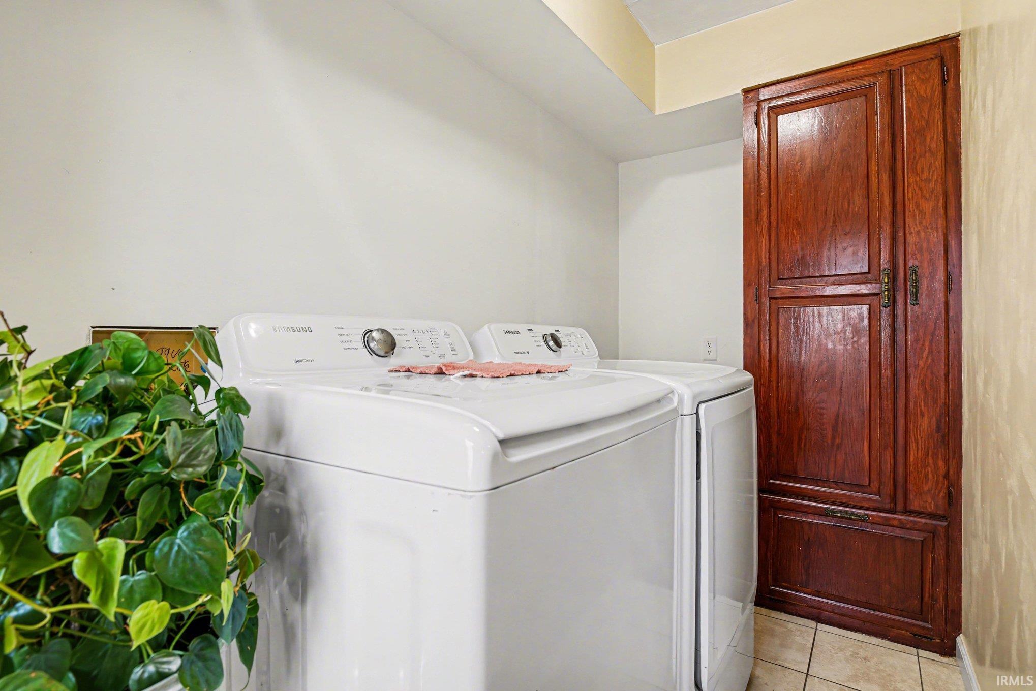 1203 West Mishawaka Road Elkhart, IN 46517 - Photo 7 of 19