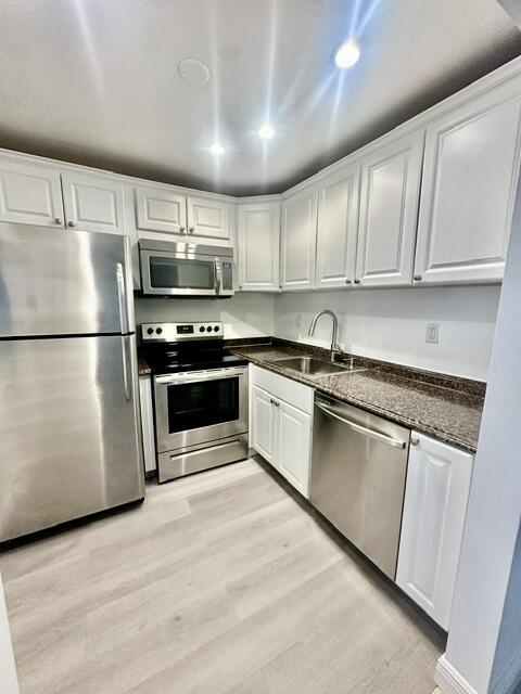 251 Brighton F Boca Raton, FL 33434 - Photo 2 of 24 Kitchen