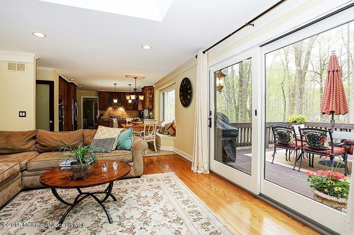33 Huntley Road Holmdel, NJ 07733 - Photo 10 of 34 familyroom1_700