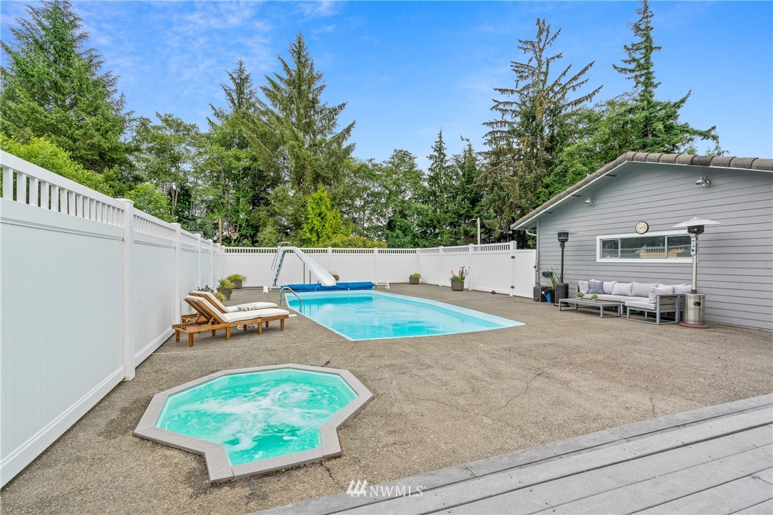 2085 Raymond South Bend Road Raymond, WA 98577 - Photo 3 of 29 Gallery Image 3