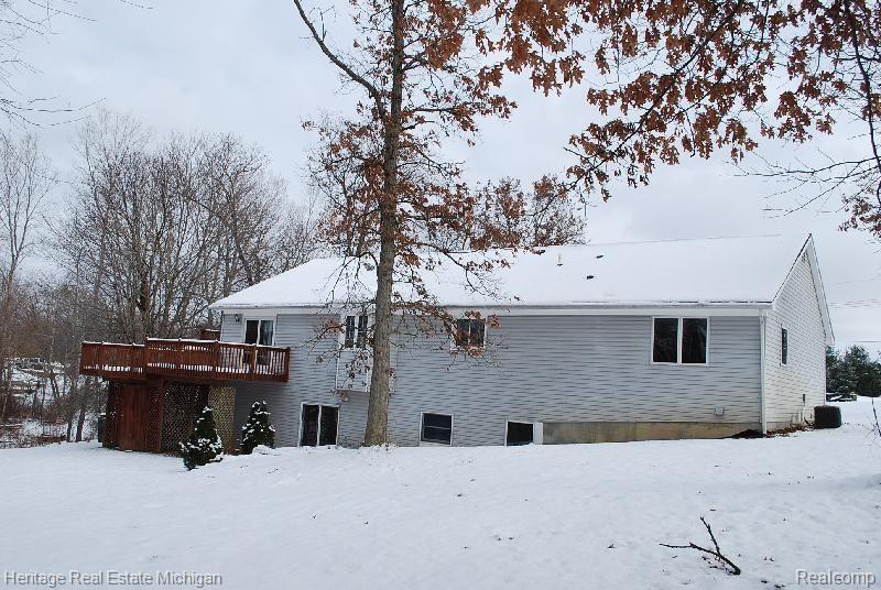 9450 Chambers Road Pinckney, MI 48169 - Photo 3 of 22 DSC_0029