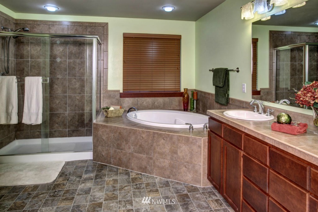 18429 42nd Avenue Southeast Bothell, WA 98012 - Photo 18 of 20 Gallery Image 18