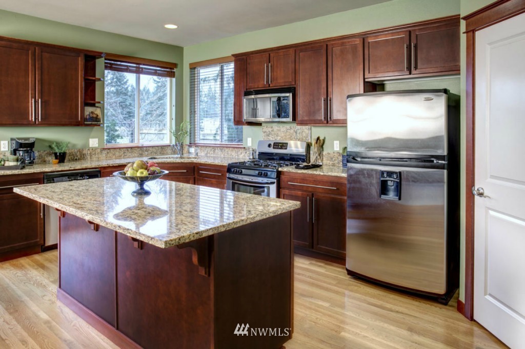 18429 42nd Avenue Southeast Bothell, WA 98012 - Photo 9 of 20 Gallery Image 9