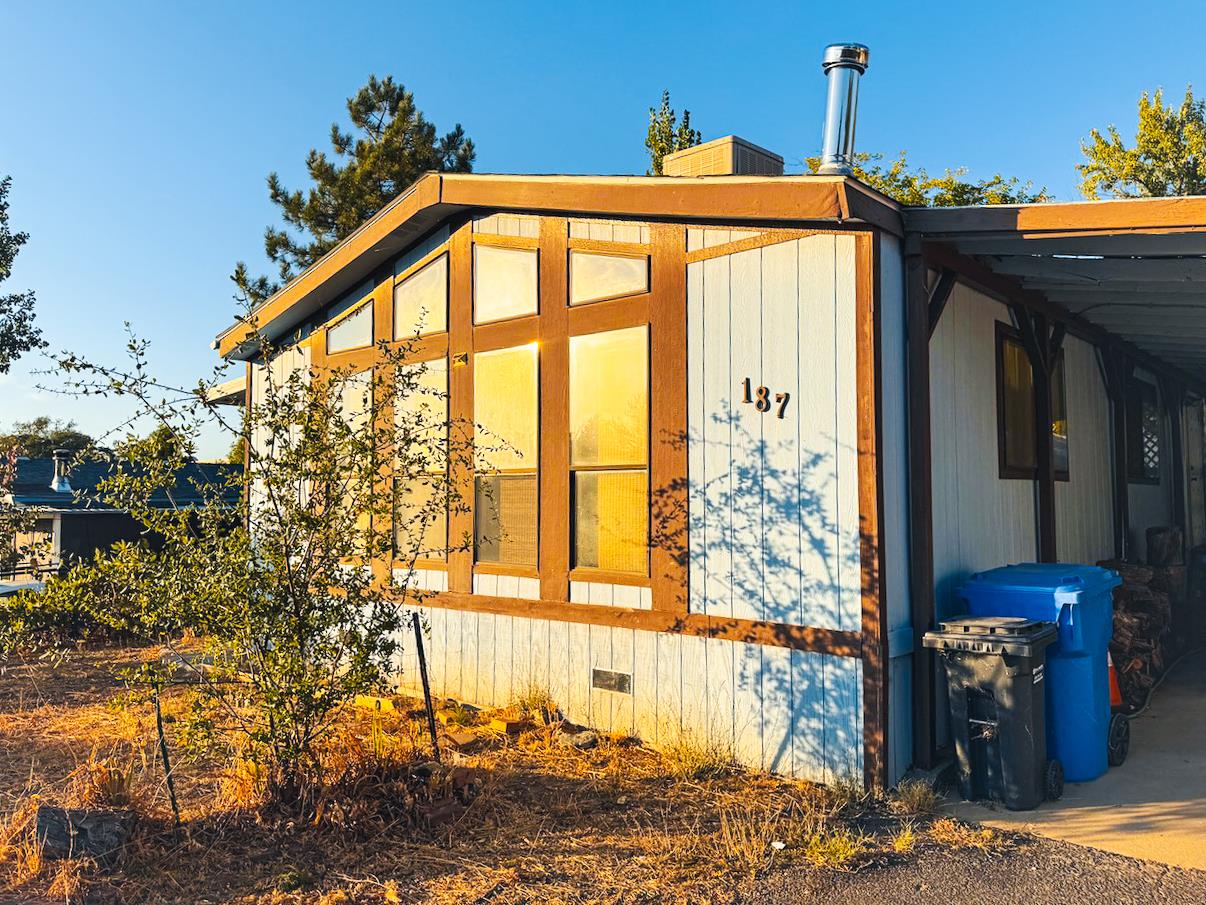 314 South Main Street, Unit 187 Angels Camp, CA 95222 - Photo 3 of 27 a front view of a house