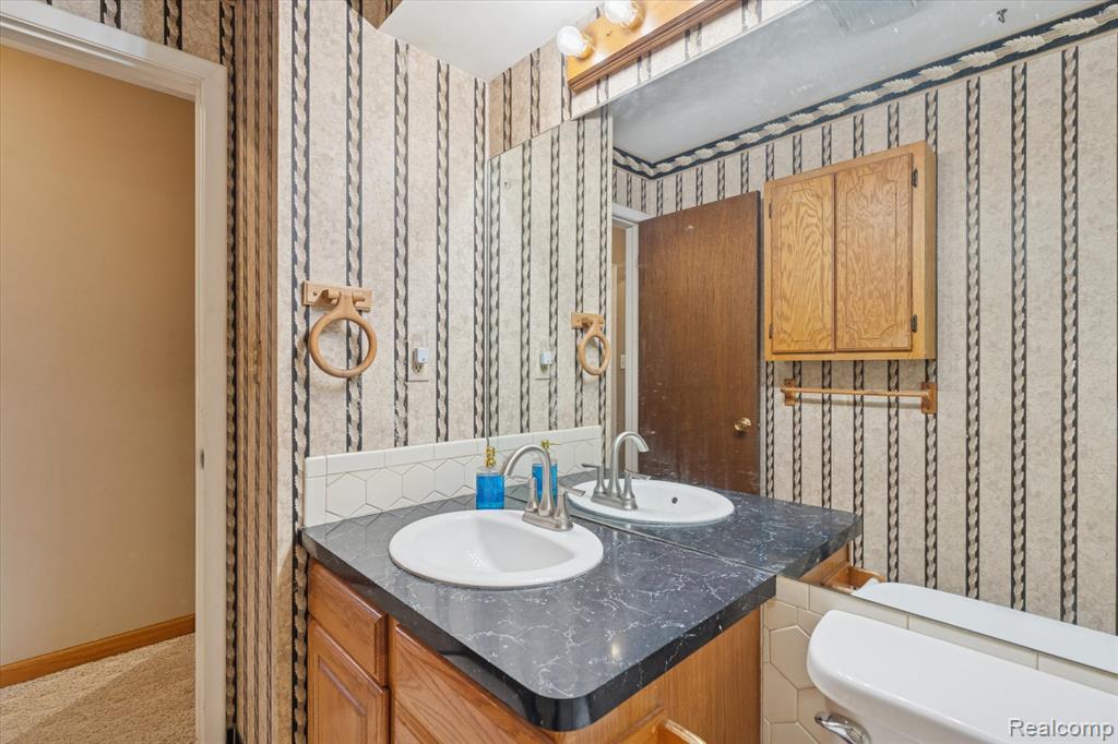 2058 Belsay Road Burton, MI 48519 - Photo 25 of 51 Gallery Image 25