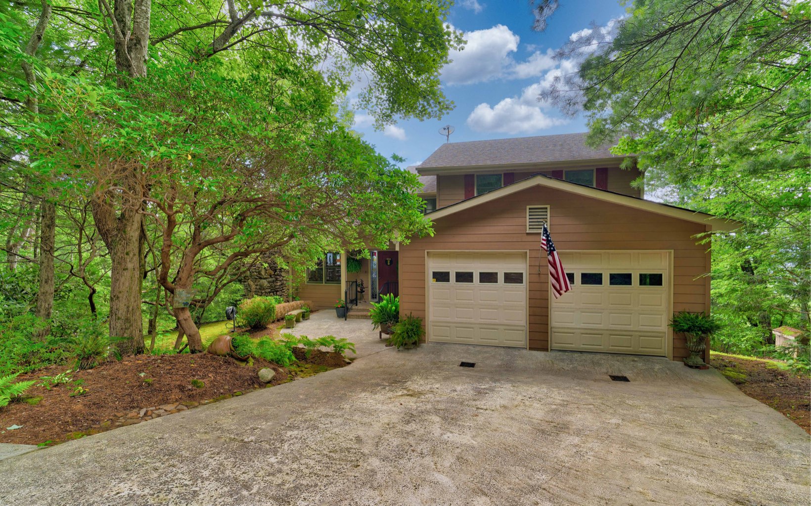 360 Apache Trail Chatsworth, GA 30705 - Photo 33 of 41 front view of house with a yard