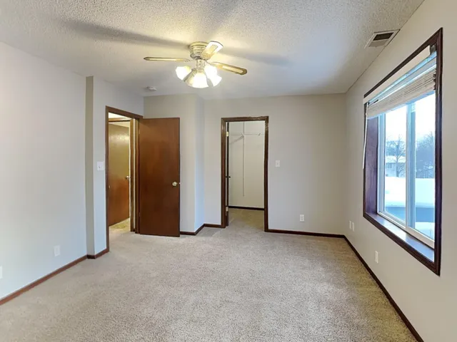 $1,966 | 891 Hazelwood Street, St. Paul, MN 55106