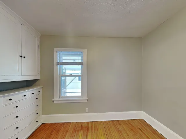 $1,966 | 891 Hazelwood Street, St. Paul, MN 55106