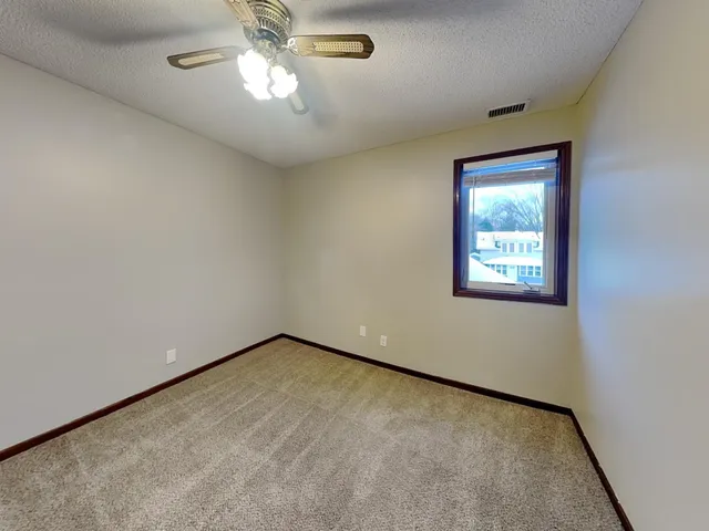 $1,966 | 891 Hazelwood Street, St. Paul, MN 55106