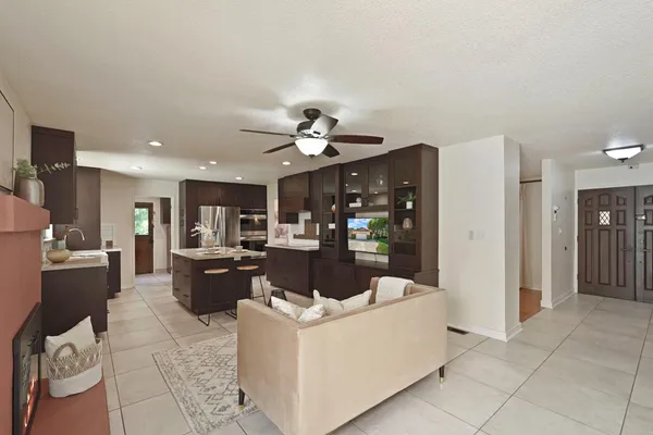 $1,000,000 | 925 Constitution Way, Tracy, CA 95376