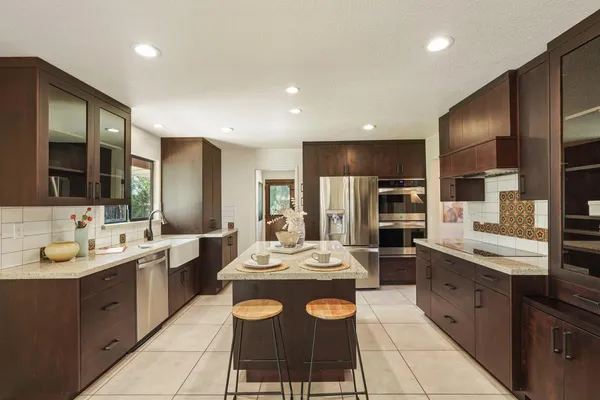 $1,000,000 | 925 Constitution Way, Tracy, CA 95376