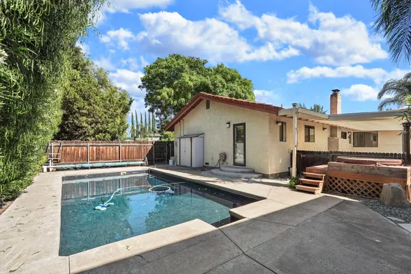 $1,000,000 | 925 Constitution Way, Tracy, CA 95376