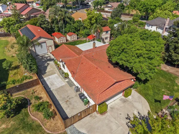 $1,000,000 | 925 Constitution Way, Tracy, CA 95376