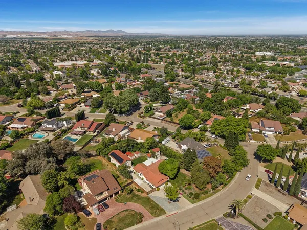 $1,000,000 | 925 Constitution Way, Tracy, CA 95376