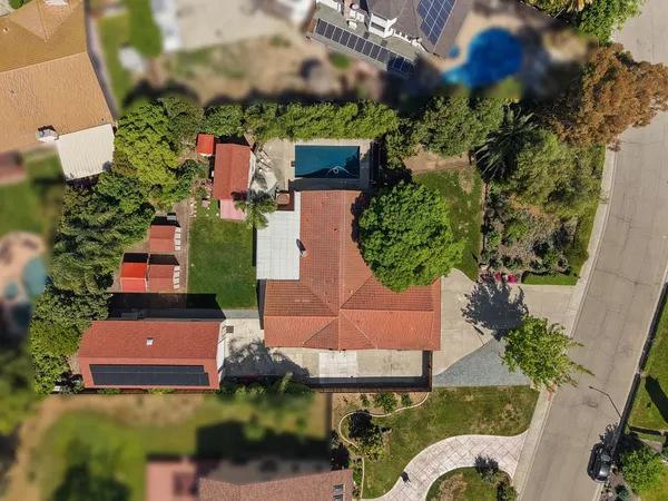 $1,000,000 | 925 Constitution Way, Tracy, CA 95376